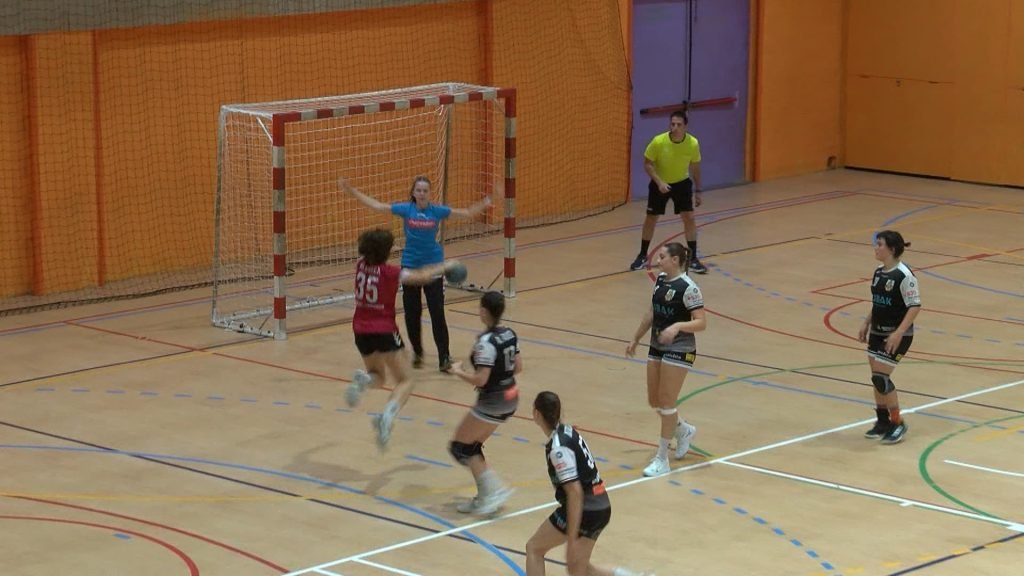 CanalTerrassa's tweet image. 🤾| Cara i creu per a l'@HTerrassa en l'estrena a Can Jofresa

▶️Cròniques a terrassadigital.cat/cara-i-creu-pe… #Terrassa #handbol #esportstrs