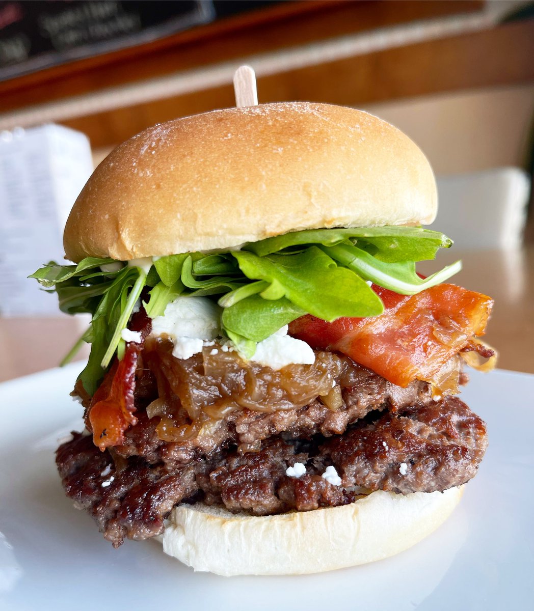 Armview's tweet image. This weeks Feature Burger is The Travis Swift Burger! 🎶🏈 It has smashed beef patties, goat cheese, bacon, caramelized balsamic onions, arugula &amp;amp; garlic mayo! 🍔♥️
•
•
•
#supportlocal #thearmview #armview #diner #armdale #halifax #cravinghalifax #HalifaxFood #halifaxnoisefood