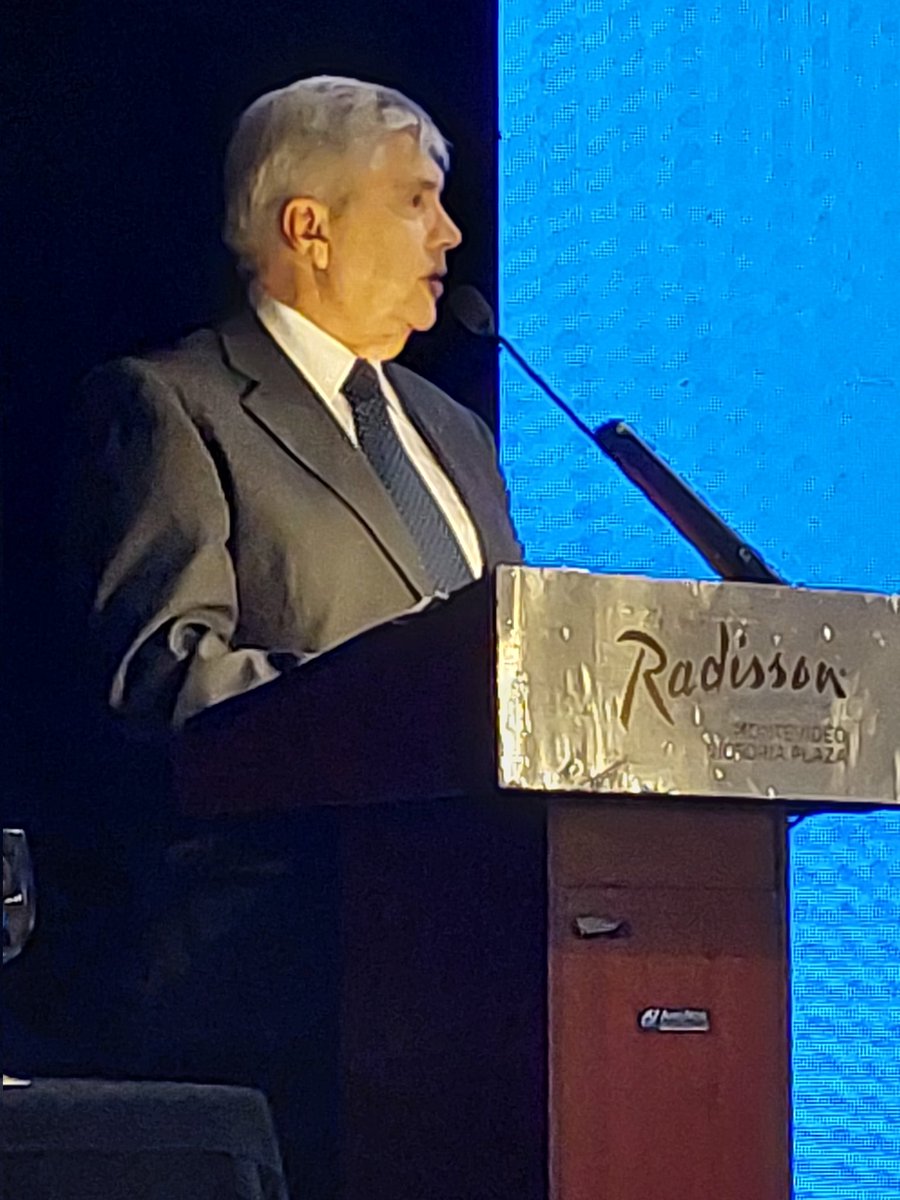 Uruguay_Natural's tweet image. Al cierre de su discurso, Viera reiteró que el Ministerio "está abierto para acompañar y apoyar en todo lo que sea trabajar por el futuro del sector" y expresó su deseo de "una interesante jornada de capacitaciones y nuevos conocimientos", concluyó el jerarca.