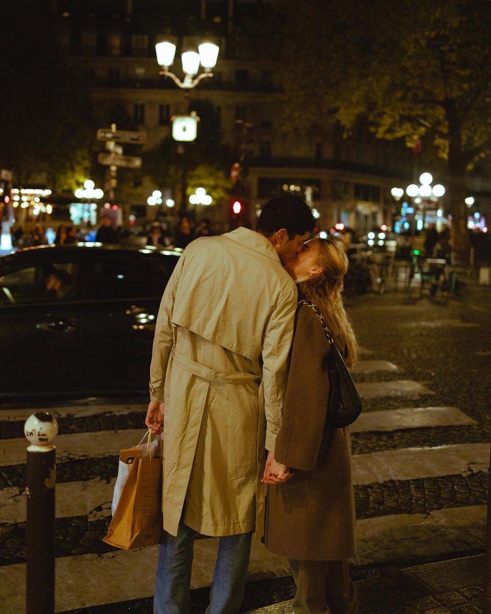 widersennse's tweet photo. ✨Fransa'da date manifesti!✨ https://t.co/ARik1uJkQO