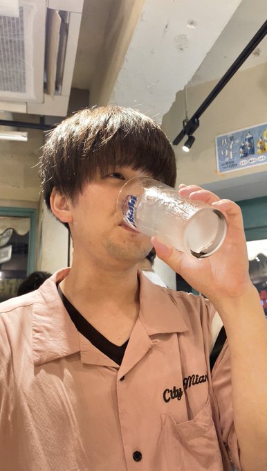 今日は、五反田でM性感&rarr;個室サウナ&rarr;居酒屋&rarr;居酒屋という完璧なコースだった。 酒欲も性欲もフェチ欲も満たされる最高の1日。 https://t.co/X1m4kIYDfL