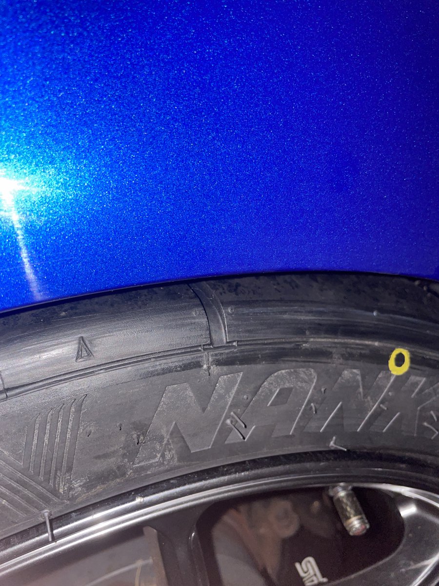 Takashi_VAB's tweet image. AR-1 265/35/18  売ります

使用距離約10キロ
フェンダーの干渉による擦れ跡ありますが使用には全く問題ありません

今手元にないため写真、製造年月は週末になります。
発送❌

金額など詳しいことはDMにて！

ほぼ新品ですが擦れ跡があるのでネット金額よりも安くします。