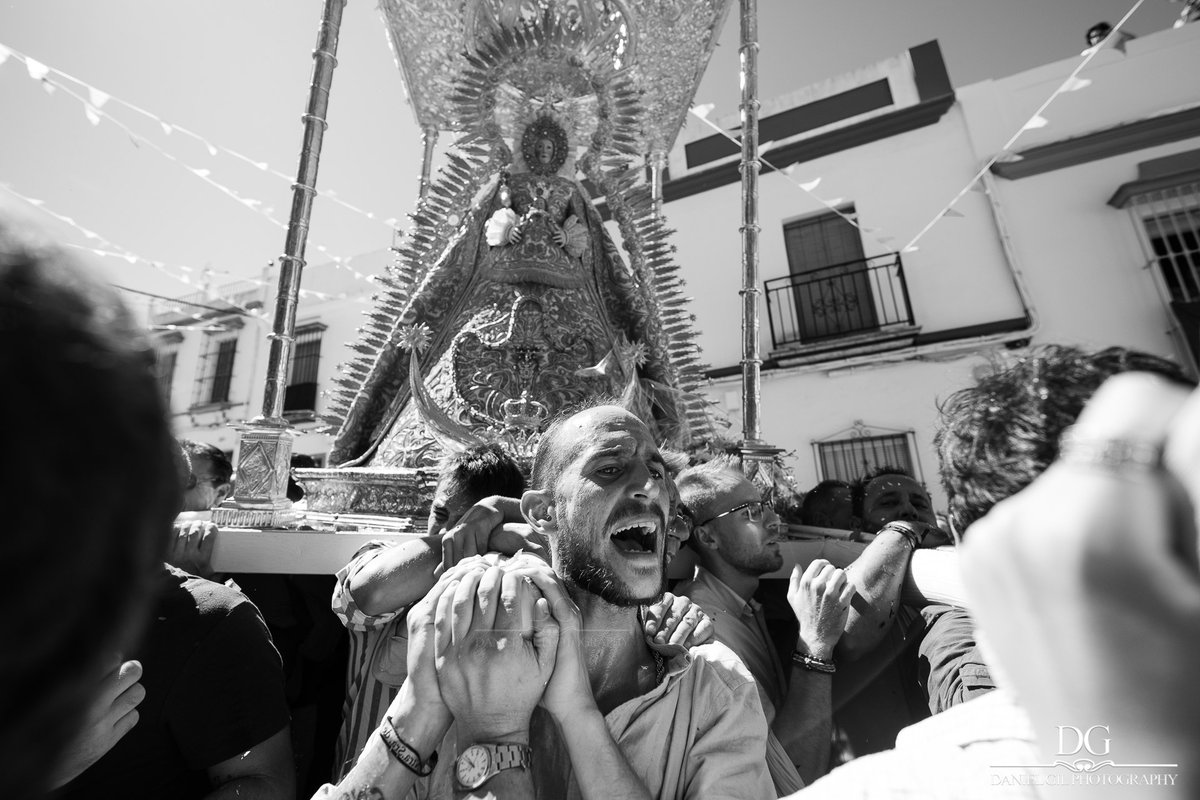 Procesión Extraordinaria de la Virgen de Gracia del pueblo de Carmona con motivo del 75 aniversario fundacional de la Hermandad. Reportaje completo en: danielgilphotography.com/post/procesion…