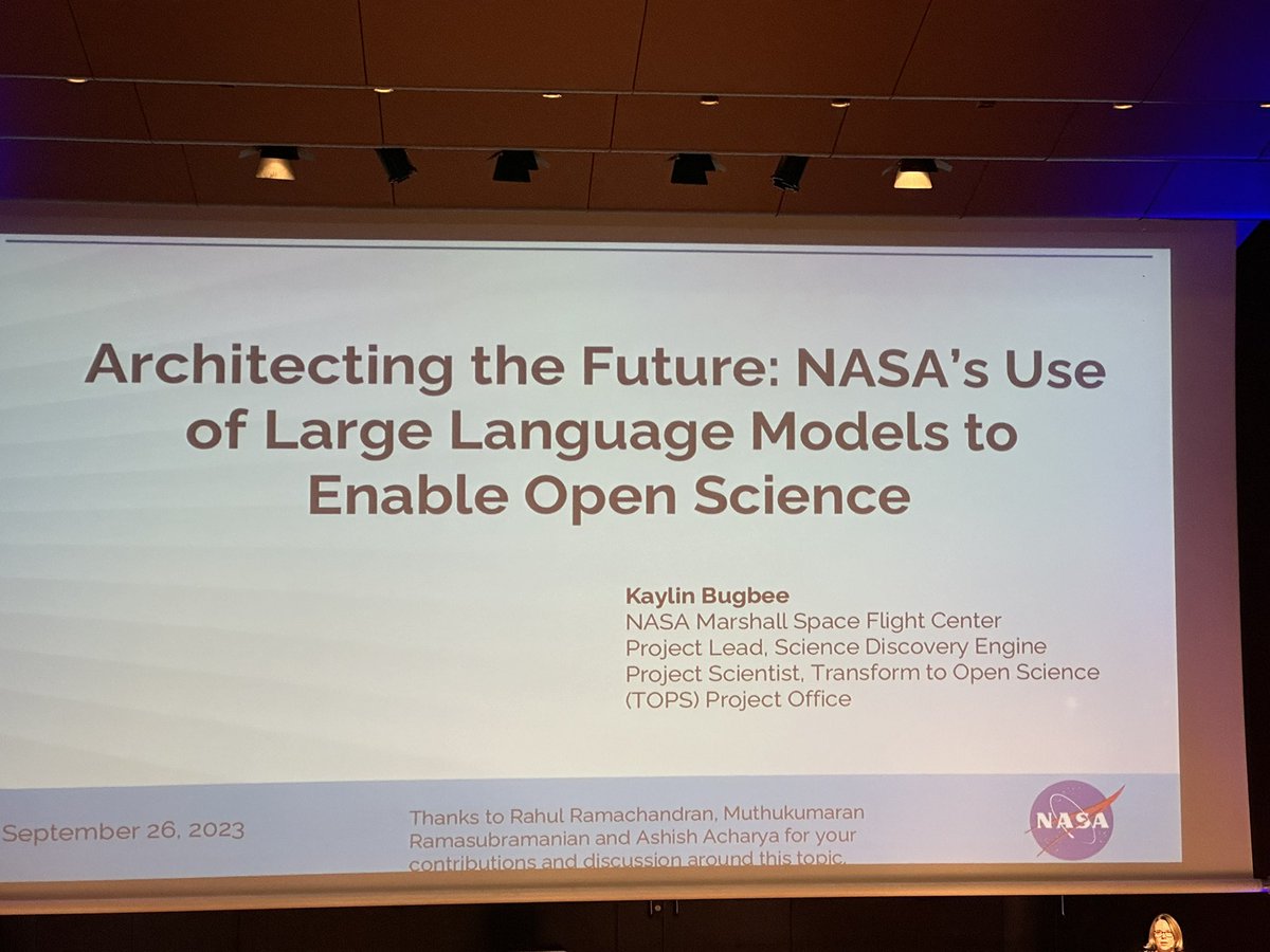 Día 2 en la #OSFAIR2023 y empezamos hablando de la IA y su aplicación en la Ciencia abierta