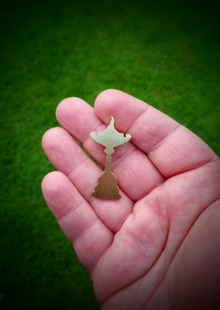 FutureRetroGolf's tweet photo. Time for one of the greatest weeks in golf! 😀🇪🇺⛳🇺🇲 Want the cup in your pocket? Check out our limited edition Brass ball marker here: https://t.co/6lsaCC6cSw

#RyderCup #GoEurope #BespokeGolf #EtsySuccess #MadeInBritain https://t.co/aUc6V1ihmy