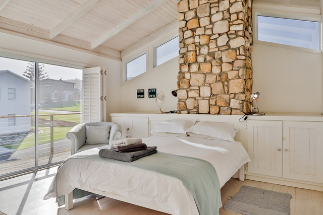SStilbaai's tweet photo. JONGENSFONTEIN I R 7 950 000 I BESSIE 072 997 2640

Prepare to be captivated by the allure of the ocean, the impeccable design and the unparalleled sense of home that this Jongensfontein gem offers.
Click to view property
https://t.co/esN4f9X1Qj https://t.co/GbS2IkhkmY