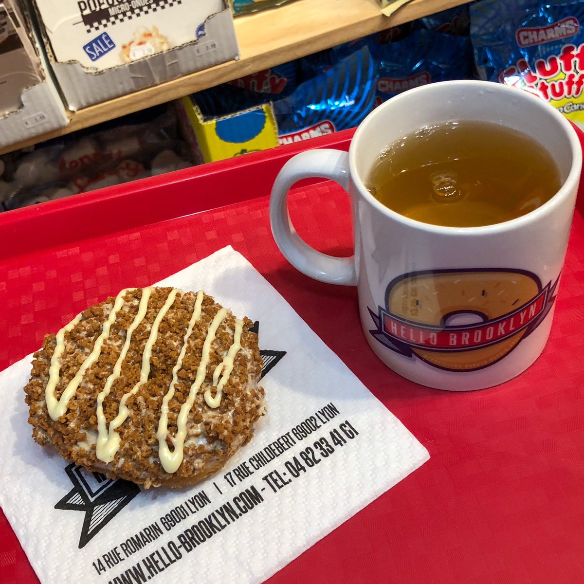 _hello_brooklyn's tweet photo. Le donut de la semaine: chocolat blanc et speculoos !
#donuts #lyon #faitmaison #fraisdujour #depuis2011 #lyonfood https://t.co/dVGDNO5v7i