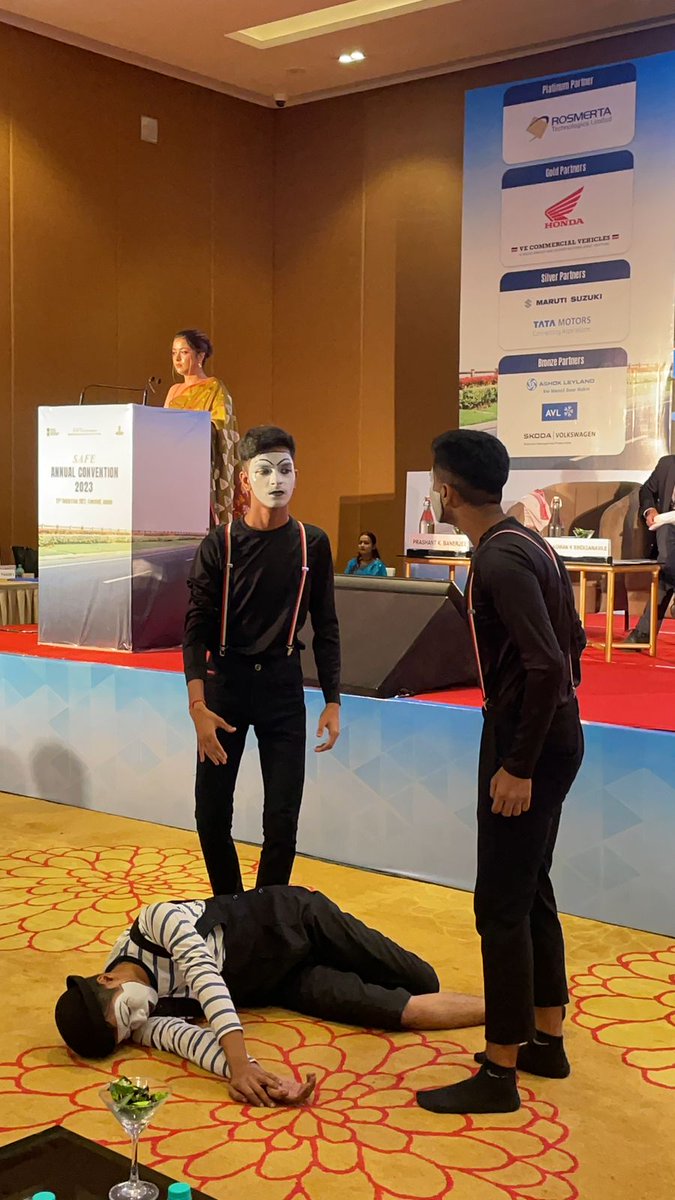 siamindia's tweet photo. Through a spectacular and thought provoking Mime Act, Assamese students brought their talent to amaze, sensitize and educate the audience on road safety at SIAM’s SAFE Annual Convention 2023.
#SAFEAC23 #BTNR #SurakshitSafar (SIAM’s safe journey initiative) https://t.co/a0fWNoIEmS