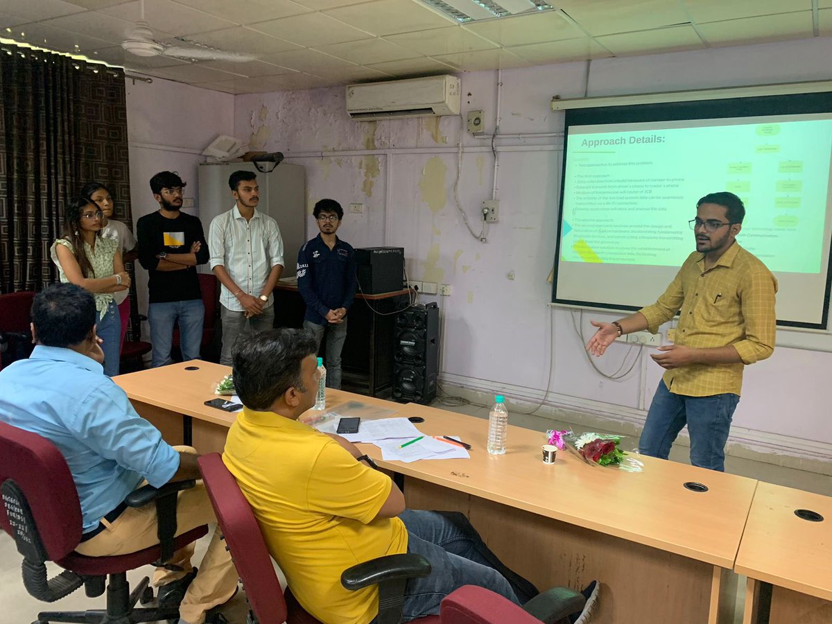 dggecs's tweet photo. Internal Hackathon for SIH 2023 was organized at Institute. More than 25 teams have participated and showcased their ideas.

@EduMinOfIndia @AICTE_INDIA @CTEGujarat https://t.co/lkzYp1PpMS