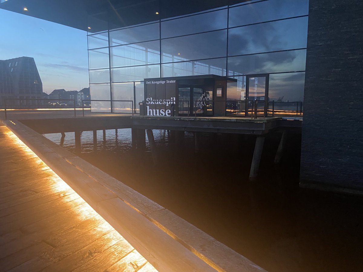 RebeccaJMGoss's tweet image. Beautiful morning for a 6am run around Copenhagen, with Turner-esque vibes…..
feeling ever so slightly stiff… must stretch more!