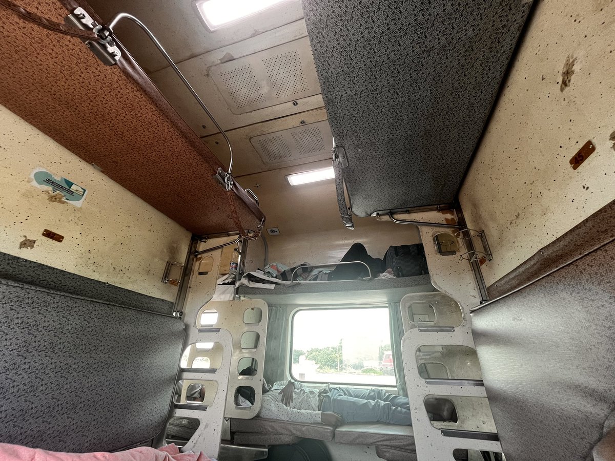 Brahminus's tweet photo. 3tier ACs aren’t the same anymore.
Initial days we’d such nice feeling traveling in AC coaches and now they are the same stained filthy 2nd class with AC
That’s 12503 hum safar @PiyushGoyal ji

It feels like these aren’t cleaned since ages https://t.co/WQNXIRkl2i