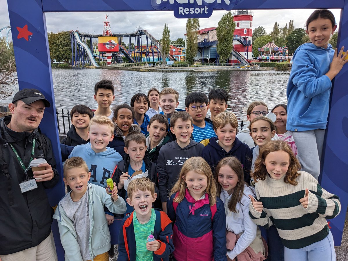 TDMHouseParents's tweet photo. A wonderful day at Drayton Manor theme park on Sunday! #iloveboarding #prepschoolboarding #funwithfriends https://t.co/e9IFa0rFv6