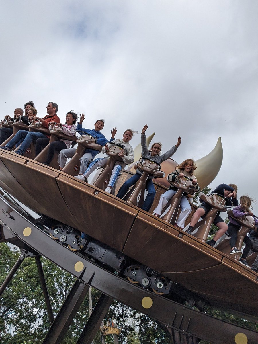 A wonderful day at Drayton Manor theme park on Sunday! #iloveboarding #prepschoolboarding #funwithfriends