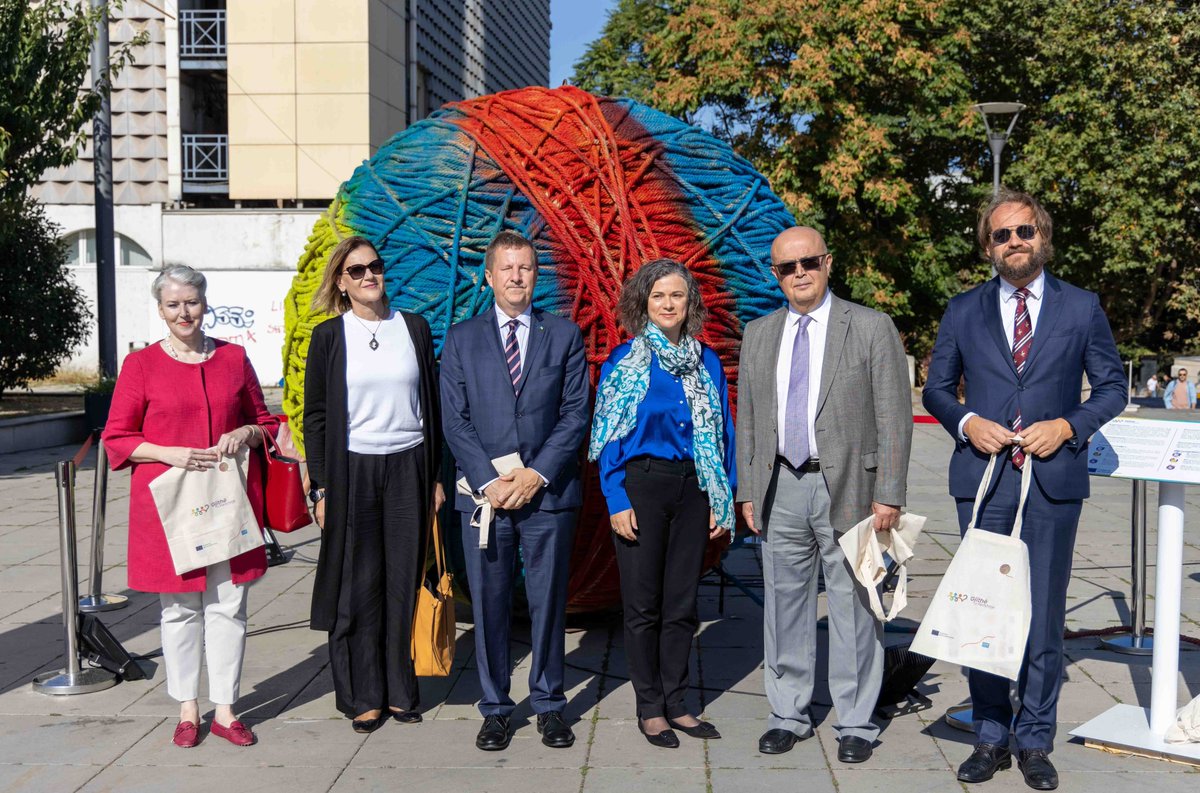 EUAmbKS's tweet photo. Today, we joined forces with representatives of EU Member States and @UNICEFKosovo to untie the knot & to call for the full realisation of the rights of children with disabilities. Let’s create a more inclusive future for all children! Proud of our support!
#AllinInclusion https://t.co/xbDV4cyd8v