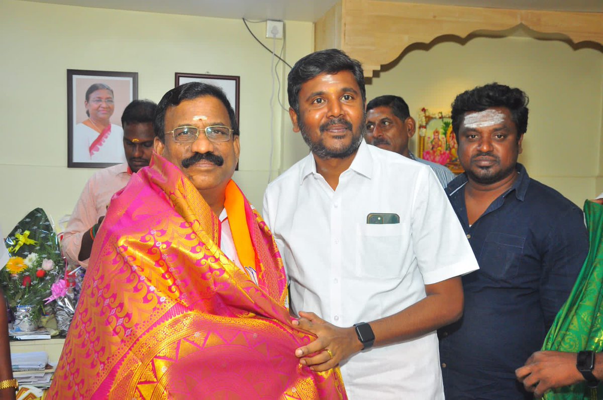 vendanbjp's tweet photo. புதுவை பாஜகவின் மாநில தலைவராக பொறுப்பேற்றுள்ள பாராளுமன்ற உறுப்பினர் மரியாதைக்குரிய திரு. @SelvaMPPY ஜி அவர்களுக்கு நெஞ்சார்ந்த வாழ்த்துகள்…💐💐💐
@BlrNirmal @blsanthosh @ANamassivayam @BJP4Puducherry https://t.co/QCb1WjV4MP