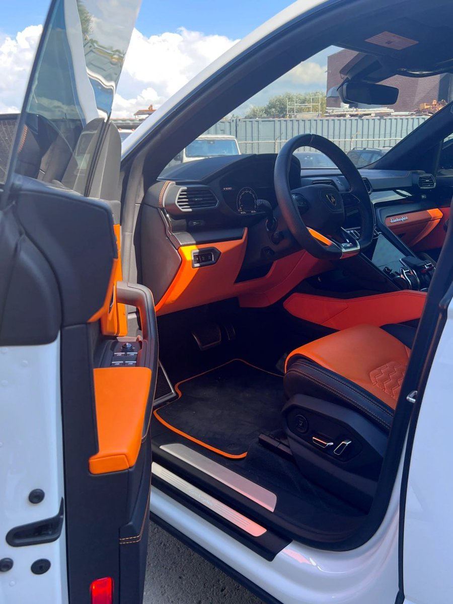 Cele_peacock9's tweet photo. LamborghiniURUS
#MAFSUK
#David McCallum
#Preston
#Chris Philp
#tuesdayvibe
#ASongOrMovieForBuying
#thicktrunktuesday
#Arsenal
#WALES https://t.co/xKuM8Ibc7k