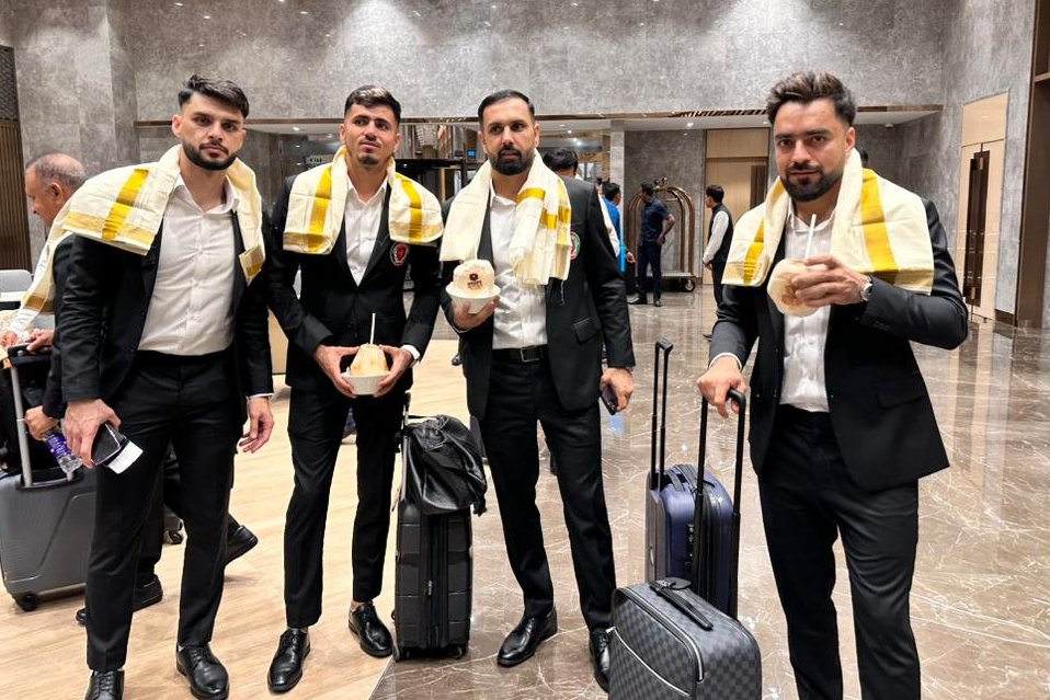 ICC's tweet photo. Welcome to India, Afghanistan 🇦🇫 🤩

Looking forward to exciting #CWC23 action 🙌

📸 @ACBofficials https://t.co/5QABkEiUUH