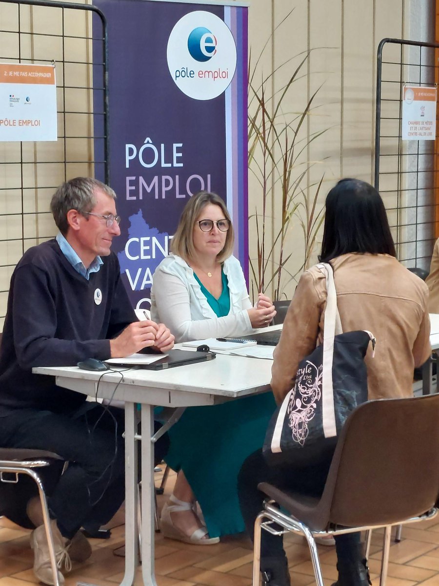 #Restart2023 📢Notre équipe Pôle emploi Orléans Ouest, en direct du forum "Entreprendre en Terres du Val de Loire, est prête pour vous #accompagner et #conseiller dans votre projet de #création #reprise d'entreprise  👏@poleemploi_RCVL <a href="/patrick_boissy/">Patrick BOISSY</a>