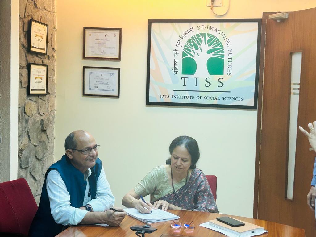 IIMMumbai's tweet photo. Prof. Manoj Kumar Tiwari (@mktiem), Director #IIMMumbai, assumed additional charge of Vice Chancellor of #TISS today. 
Prof. Shalini Bharat, former Vice Chancellor, @TISSpeak, the Deans, senior faculty members and officers at TISS extended a warm welcome during the interaction. https://t.co/gJeNJdt7DR