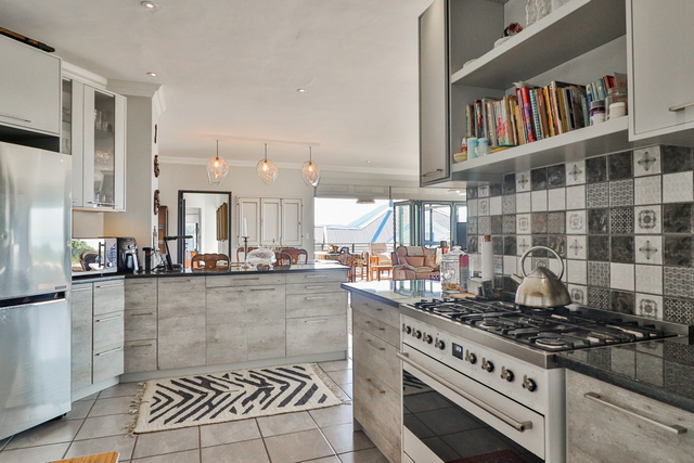 SStilbaai's tweet photo. STILBAAI  I  R 6 150 000  I  MADELEIN 072 342 3710
Every inch of this 3 bed property has been curated to provide an exceptional lifestyle, marrying modernity with the timeless allure of ocean views.
Click below to view more
https://t.co/ABa83mPKec https://t.co/s37DBEEWWk