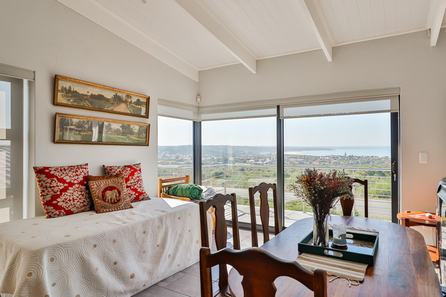 SStilbaai's tweet photo. STILBAAI  I  R 6 150 000  I  MADELEIN 072 342 3710
Every inch of this 3 bed property has been curated to provide an exceptional lifestyle, marrying modernity with the timeless allure of ocean views.
Click below to view more
https://t.co/ABa83mPKec https://t.co/s37DBEEWWk