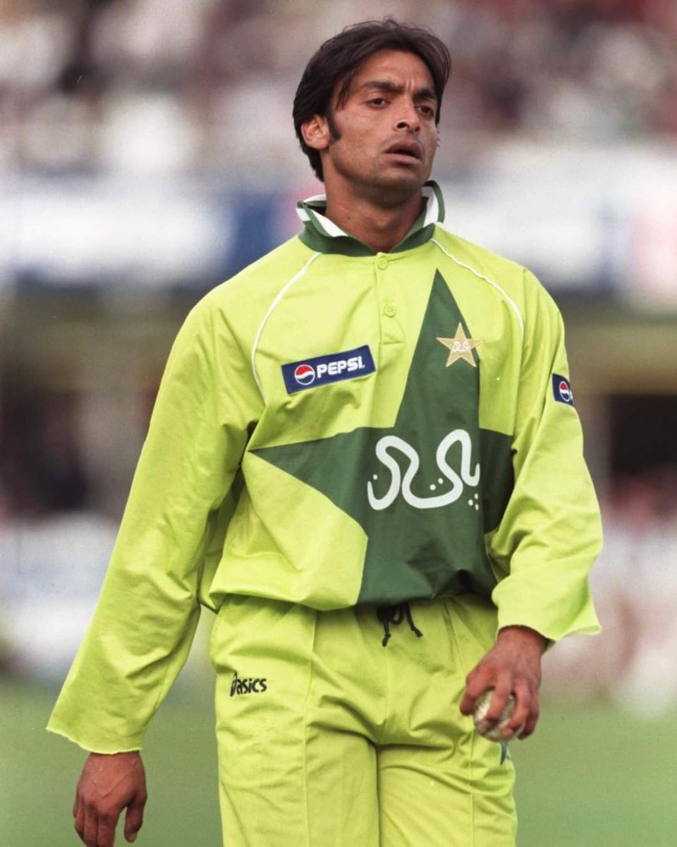 UmpireFourth's tweet photo. Top 20 ODI WC Jerseys of all time.
Complete list in [ Thread 🧵]

#adp2023 #CWC23 #cricket #CricketTwitter1 #Thread #BANvNZ #INDvAUD 

1- Pakistan 🇵🇰 1999 https://t.co/arh6ZiJKTB