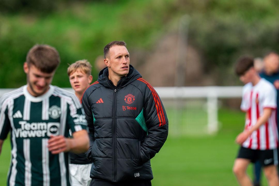 utdreport's tweet photo. Phil Jones on Instagram: "Start of a new journey. Great to begin the global football sport directorship course with the PFA business school, learning new things about the game, whilst also continuing to push ahead with my A licence and badges at the club that gave me so much. Excited to get started."
