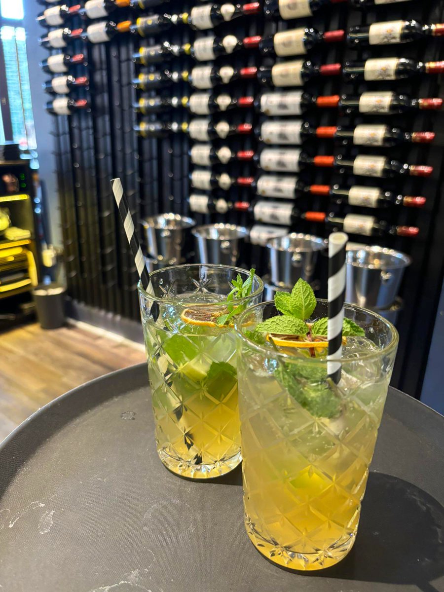 DineEdinburgh's tweet photo. With #CocktailWeek fast approaching, how about a mock tail from #DineMurrayfield. This is The Sober Cuban; Seedlip 94, organic apple juice, sugar syrup, fresh lime juice, mint and soda water. Wonderfully refreshing. https://t.co/4bZ1ozmx47