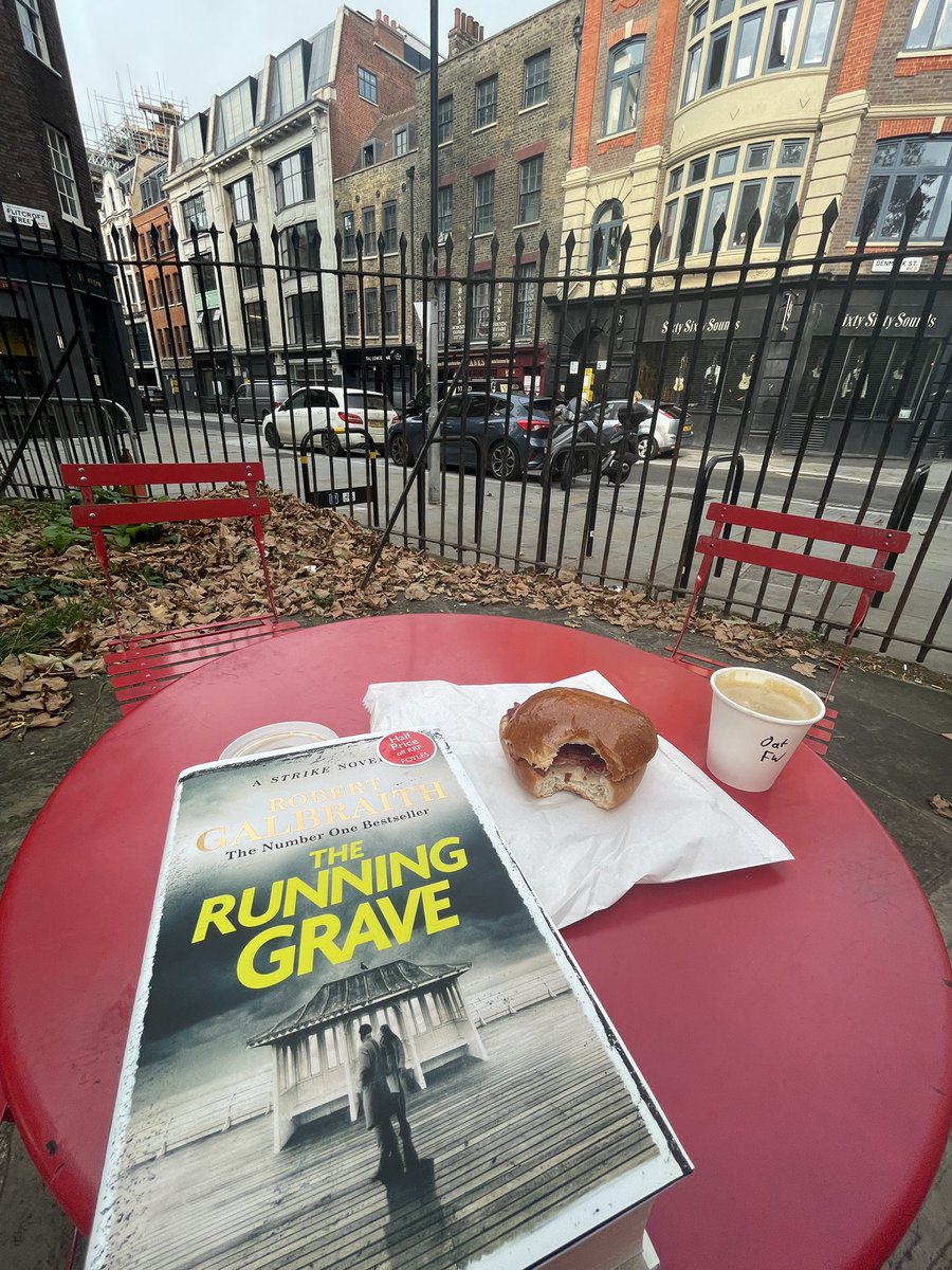 You turning up for the 10am team meeting or not because I’m putting in a breakfast order @jk_rowling @RGalbraith #TheRunningGrave #TeamMeeting They do an Avocado & Egg bap.