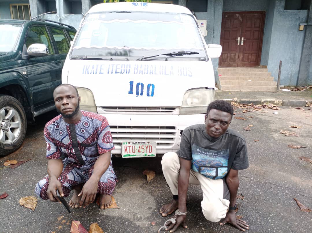 rrslagos767's tweet photo. Around 5:00 a.m. today, operatives of Rapid Response Squad (RRS) on patrol of Freedom Way, Ikate, Lekki, arrested two suspects stealing fabricated metal drainage covers in the area.
 
The two suspects were loading the drainage covers into a mini bus popularly called “korope” with https://t.co/HbAfmQTanm