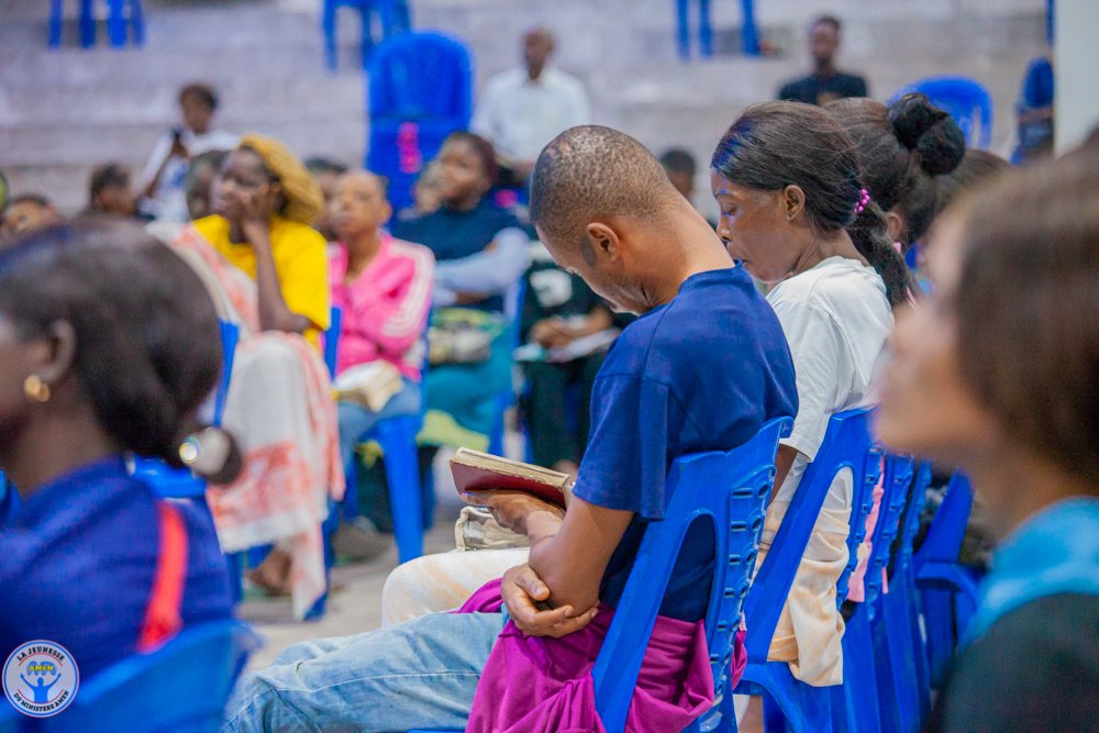 DuJeunesse's tweet image. #VEILLÉE_DE_JEUNES
~~~~~~~~~~~~~
#EXHORTATION

 "Pour voir la manifestation de la puissance du nom de Jésus-Christ lorsqu'on le cite ou l'invoque, il faut être au préalable rempli(e) du Saint-Esprit!!"

#EV_PAPY_MALEKAMA

#LUNDI_25_SEPT_2023