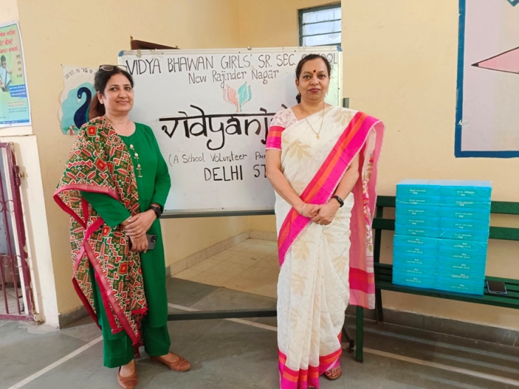 VidyaBhawanGsss's tweet photo. Our Principal @DeepaSinghDOE donated 08 Printer Paper Rims to the School. 
UDISE CODE - 07060214902
Distt. Central
Imp. Student - 1285
HOS - Ms. Deepa Singh
Incharge - Ms. Seema Singh
CRCC - @CrccLovely 
DURCC - @AnujKum71216897 https://t.co/rC8px1tiD4