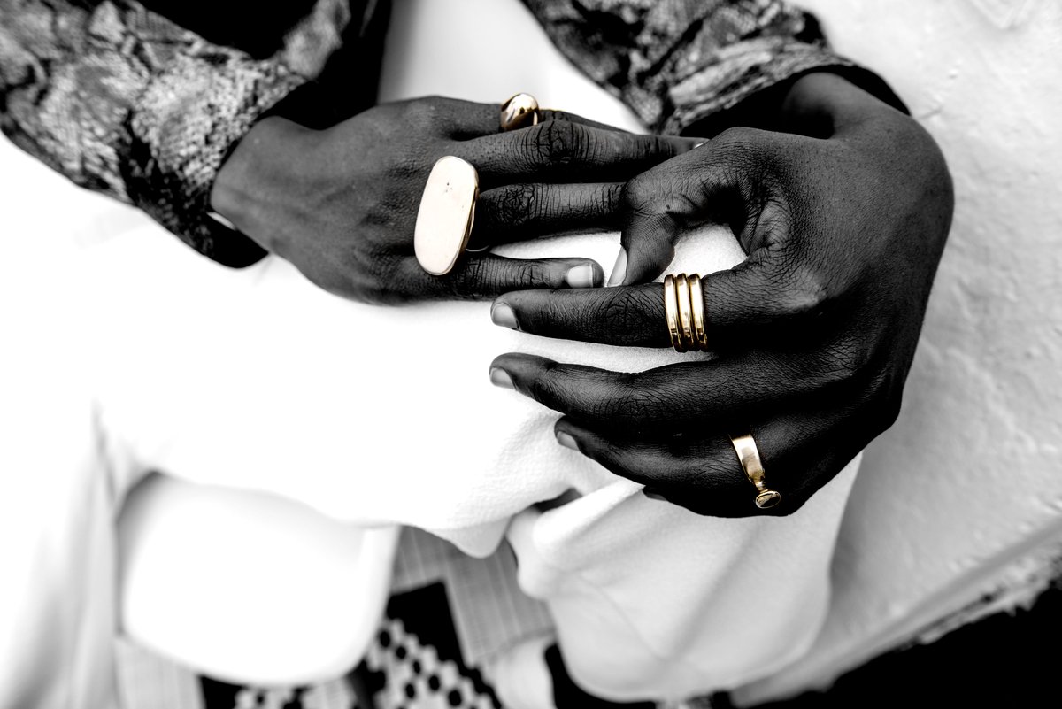 Mix, match, and slay with my funky jewelry! 📷📷 #AccessoriesQueen

#AdeleDejak #sustainablefashion #jewellerylover #madeinKenya #handmade #brassjewellery #Africanjewellery #Africanluxury #affordablekuxury #brassjewellery #recycledbrass