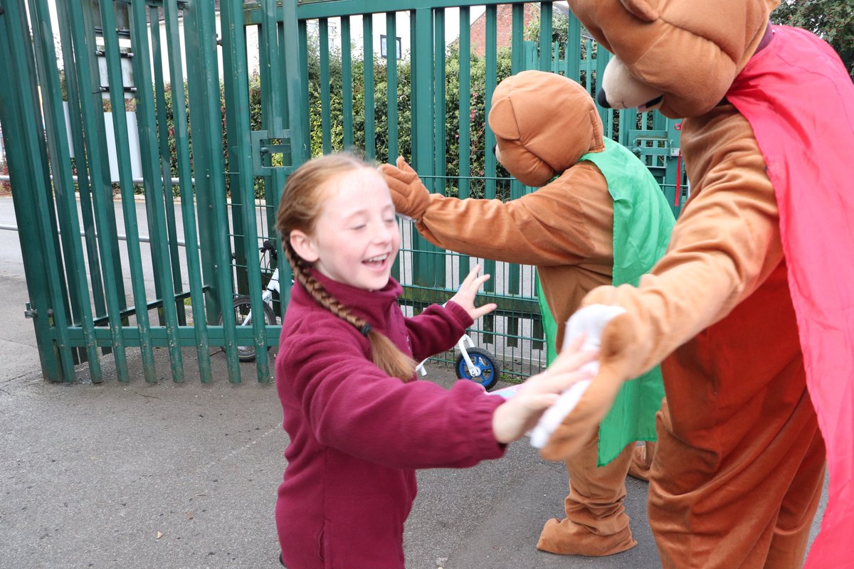 🐻🕒 What a fantastic morning at school today! Our Attendance Bears paid us a surprise visit to celebrate all the punctual stars who we in school on time! 🌟 Thank you to everyone who made it to school on time! Keep up the great work!👏 #AttendanceBears #PunctualityMatters🐾😊