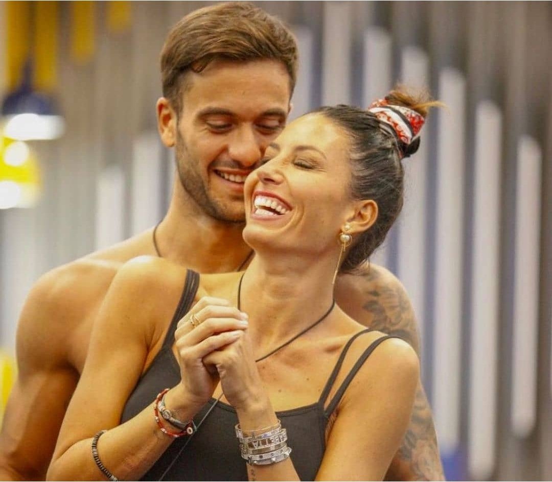 Grace_84deluca's tweet photo. Sono e rimarranno la coppia più bella e più nominata nelle varie edizioni del GF . Lo dirò sempre siamo stati fortunati ad essere spettatori di un Amore vero, spontaneo, puro,  d'altri tempi. Come loro nessuno mai, quella magia e quelle emozioni rimarranno sempre❤️❤️ #gregorelli https://t.co/jLe1gZ4DoN