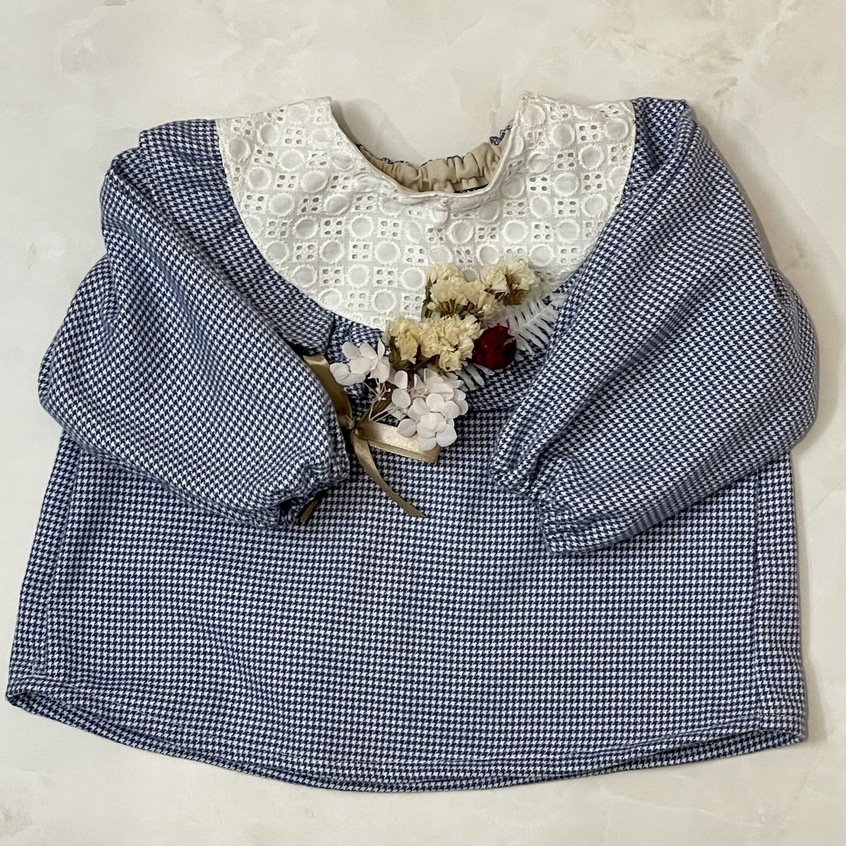 anzh137's tweet photo. 兄のズボンと共布のフリルトップス〜

フリルもっと布長さとればよかった…ヨーク布2枚あわせてたんだから表合わせで処理すればよかった…次に活かすぞ〜\(^o^*)おー https://t.co/g0B5giZeP9