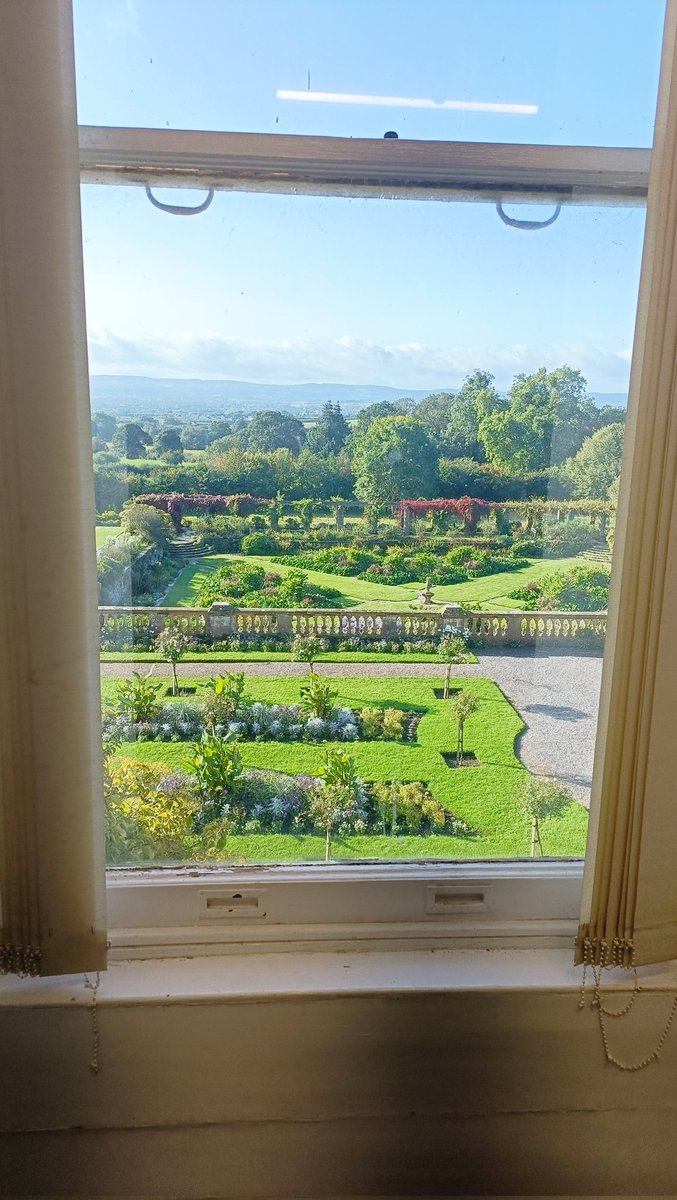 _wordgetsaround's tweet photo. Office view be like...
@HestercombeGdns #hestercombe https://t.co/6YpQHNgaTy