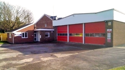 HWFireParamedic's tweet photo. We're with @HWFireRoss this evening for their quarterly station visit. We'll be moving into practical scenario based training with a focus on the basics making all the difference. Primary survey for the win! #firefigher #paramedic #training #excellence https://t.co/uFavRfpMkb