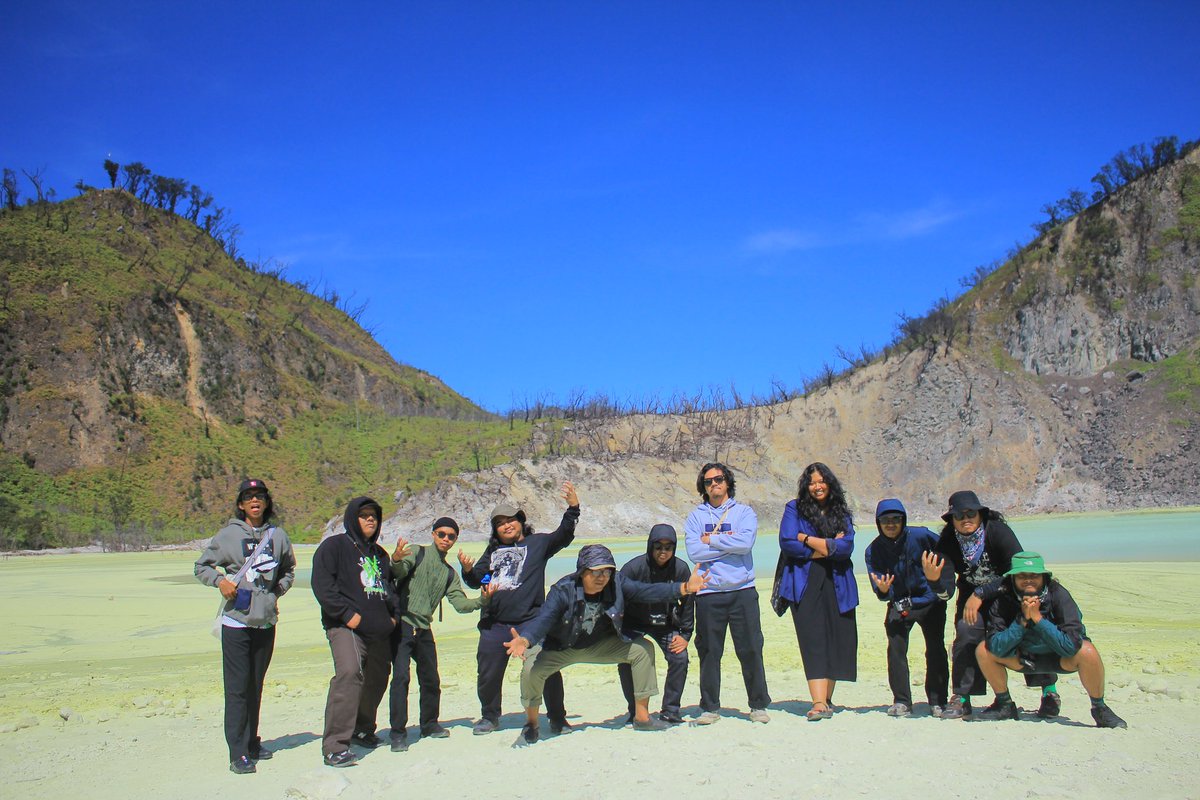 CrossedKom's tweet photo. #percutian #bandung #temanteman https://t.co/FkPyrcyK5R
