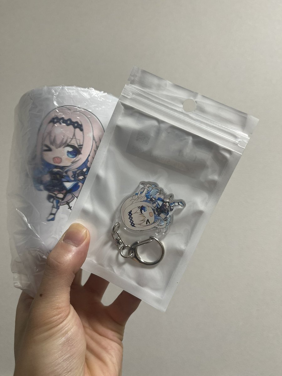 YuNo_Gamech's tweet image. 届いたのよ- ̗̀📦 ̖́-♥️
初めてグッズという物を買ってみたが、
これは…実に良き✨️
ミニリペちゃんめっちゃ可愛い(∩´∀`∩)💕
 #LiPE