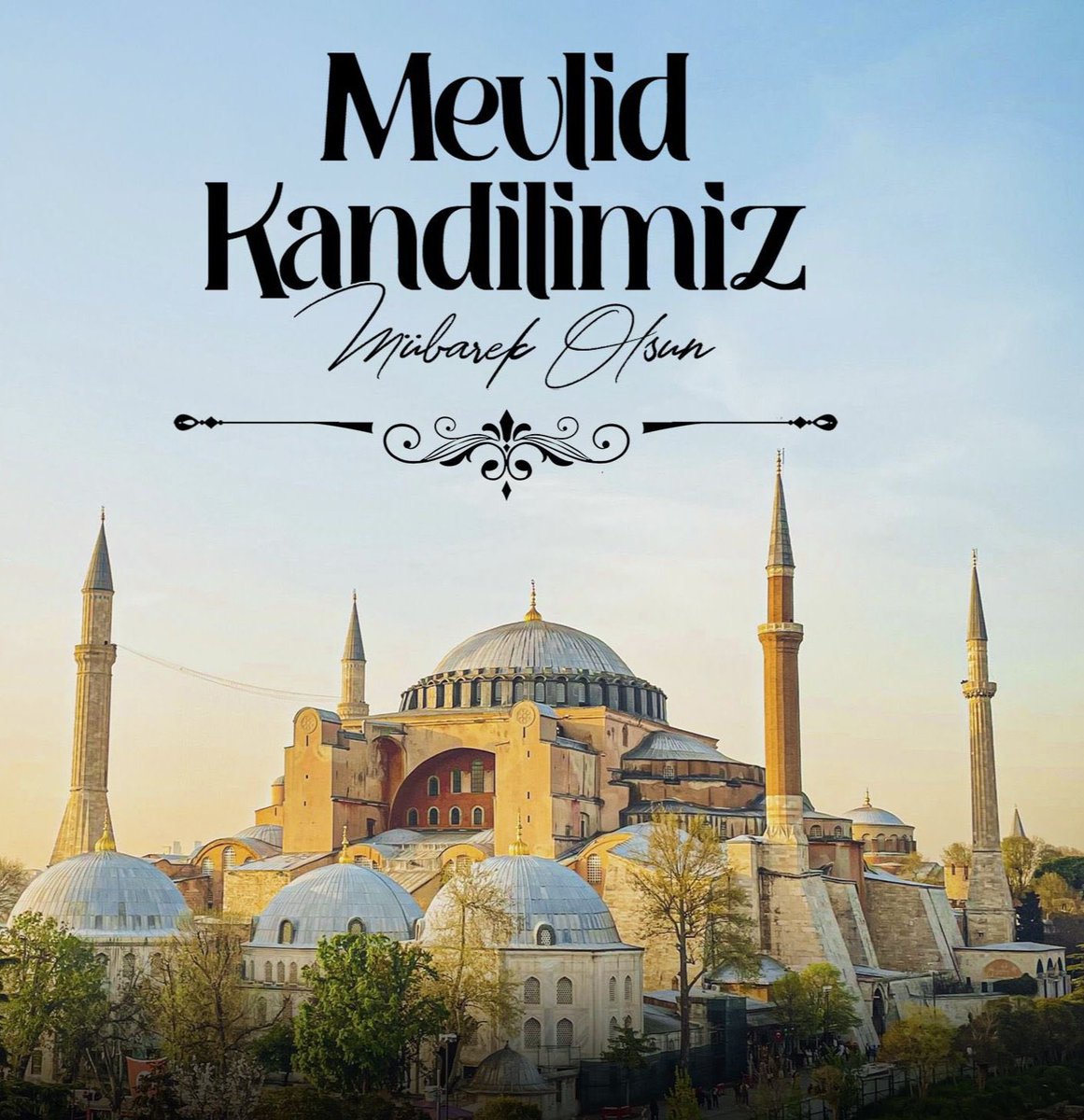 Alemlere rahmet olarak gönderilen Peygamber Efendimiz Hz. Muhammed’in (s.a.v) dünyayı şereflendirdiği bu mübarek günün, ülkemize ve İslam alemine huzur, bereket ve hayırlar getirmesini Rabbim’den niyaz eder #MevlidKandili ‘mizi kutlarım.
