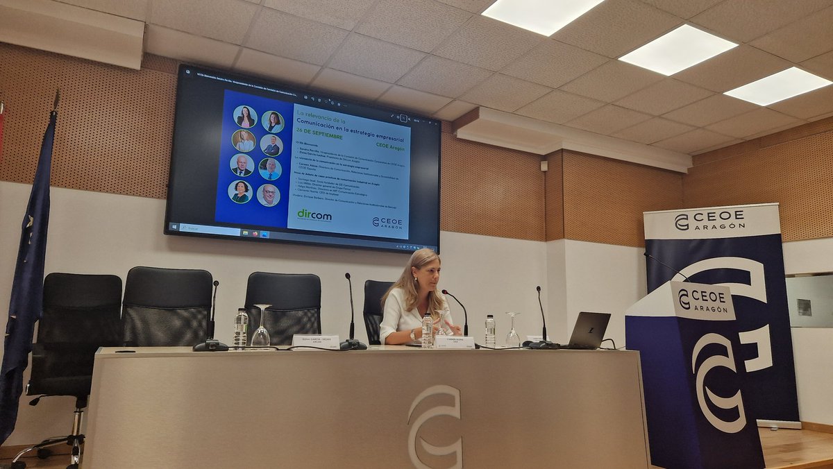 Carmen Alsina, dircom <a href="/CEOE_ES/">CEOE</a> en <a href="/CEOEAragon/">CEOEAragon</a> nos cuenta que la #comunicación en la #empresa debe ser coherente, veraz y transparente. Y que el dircom tiene la responsabilidad de realizar una labor pedagógica sobre el valor de la comunicación estratégica. Maravillosa ponencia.