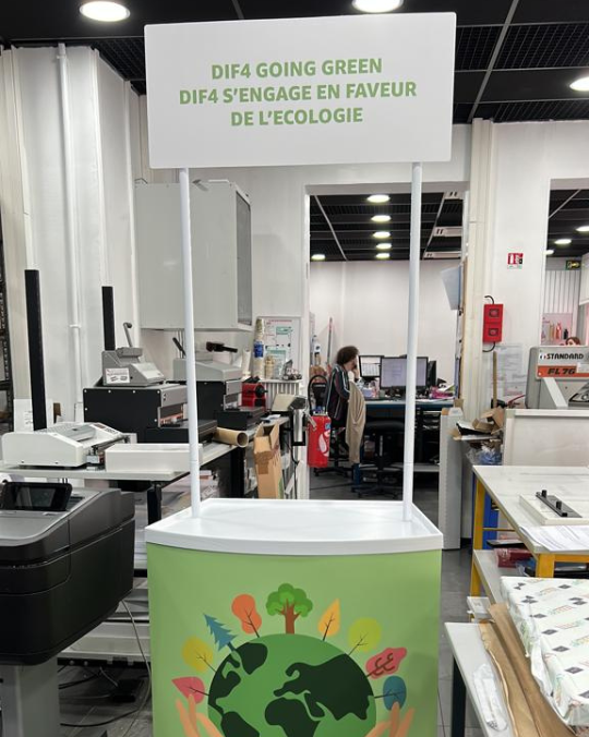 copy_top's tweet photo. Un comptoir d'accueil ou de promotion peut transformer votre stand lors d'un salon. La preuve en image ! Rendez-vous en agence ou sur notre site pour communiquer en grand format - https://t.co/Btpf9BMD1h https://t.co/wfxxlbrX0F
