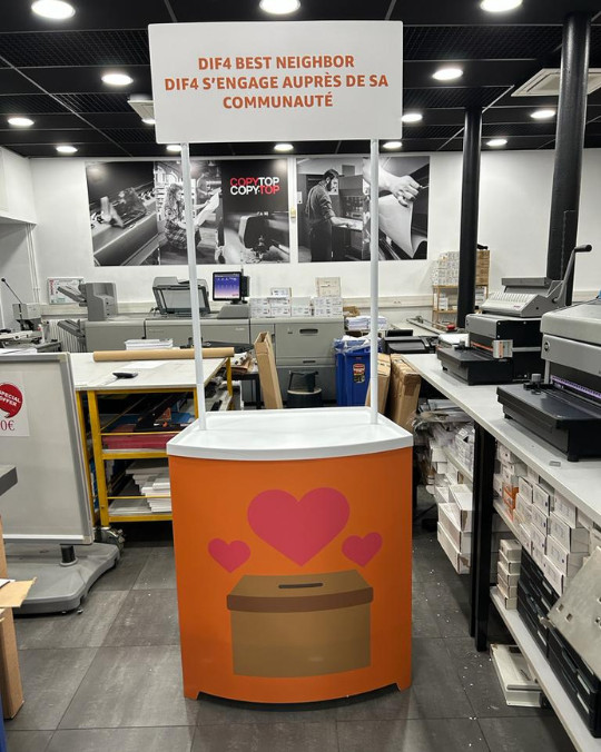 copy_top's tweet photo. Un comptoir d'accueil ou de promotion peut transformer votre stand lors d'un salon. La preuve en image ! Rendez-vous en agence ou sur notre site pour communiquer en grand format - https://t.co/Btpf9BMD1h https://t.co/wfxxlbrX0F
