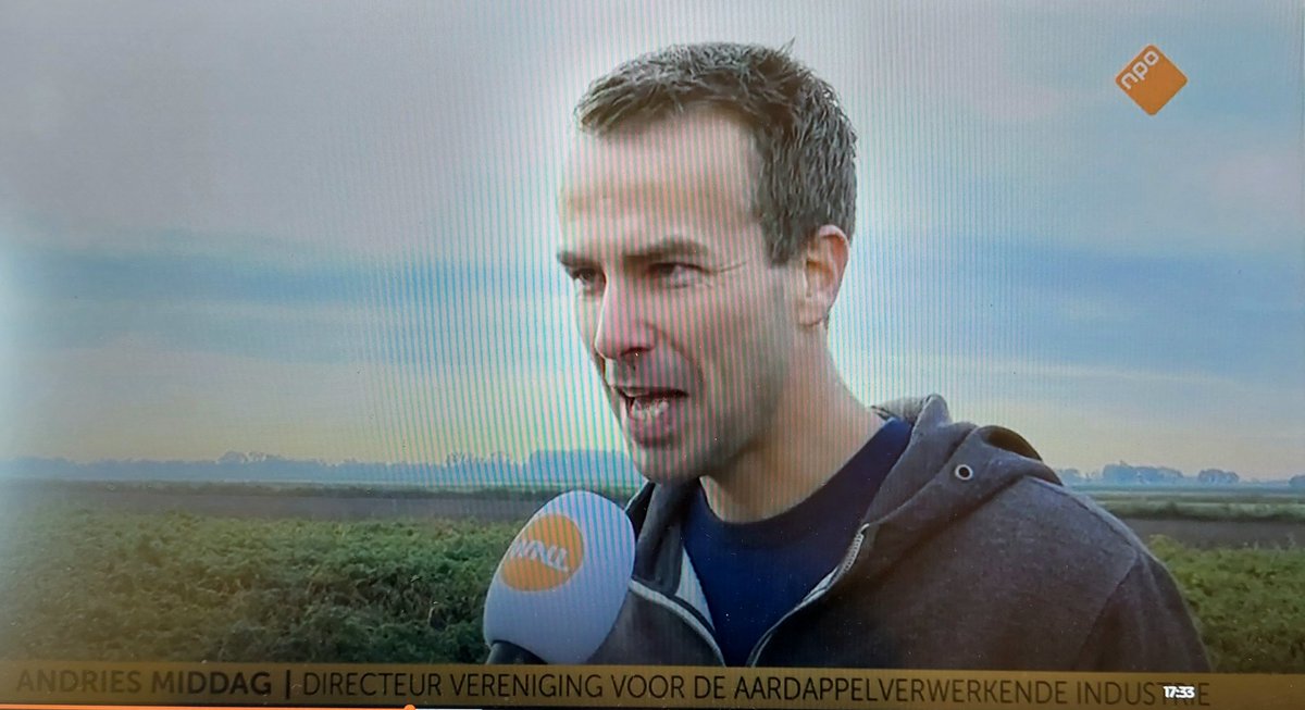AndriesMiddag's tweet photo. Blijft lastig om een goed stilstaand beeld uit een video te halen. Vanochtend op tijd in Giethoorn om te vertellen hoe de aardappelverwerkers denken over ondoelmatige en onuitvoerbare #oogstdeadline en #strafkorting consumptieaardappelen @WNLVandaag https://t.co/aj1WDXNLIm