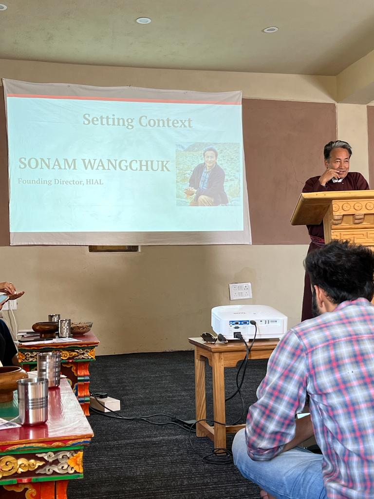 terieiacp23's tweet photo. TERI-EIACP RP organized a seminar on green livelihood opportunities for a carbon-neutral Ladakh in collaboration with HIAL and GBPNIHE on September 24 and 25, 2023. About 100 participants participated.
#MissionLiFE
#LifestyleForEnvironment
#ProPlanetPeople
#emobilty #EVs https://t.co/9GnuAQc88U