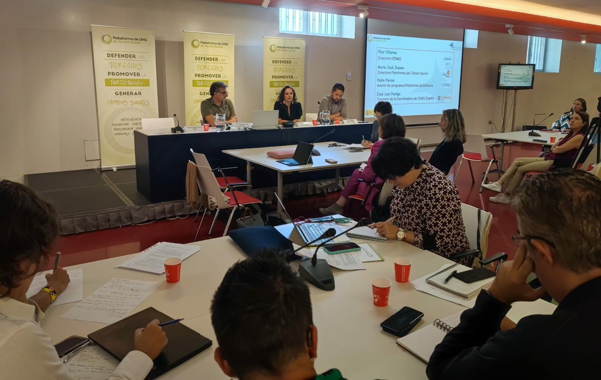 PlataformadeONG's tweet photo. Seguimos analizando la potencial contribución de las plataformas y redes al  #IVPETSAS con #PilarVillarino de @Cermi_Etatal, #MariaJoseJuanes de @Plataforma3sect, #PabloFarias de @platdeinfancia y #JoseLuisPostigo de @CoordiONGD 🤗 Gracias por vuestra participación https://t.co/nnnYxHY2uQ