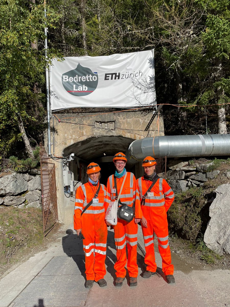 kuesel_lab's tweet photo. A small part of our @kuesel_lab group is currently on sampling in the Bedretto Underground Laboratory ⛰️. Many thanks to @magnaGENOMICS  and @ETH_en  for the opportunity and the cooperation! https://t.co/wI3wXpNKc6