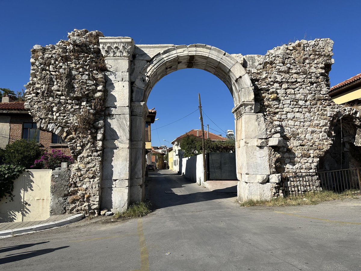 bekrieter's tweet photo. One site I was particularly looking forward to during my tour of Asia Minor is Milas (Mylasa), the ancient capital of Caria, a nice city in the southwest that is still inhabited today. Everywhere, despite the dense settlement, ancient remains can be found. 1/ https://t.co/NJQGscQsu9