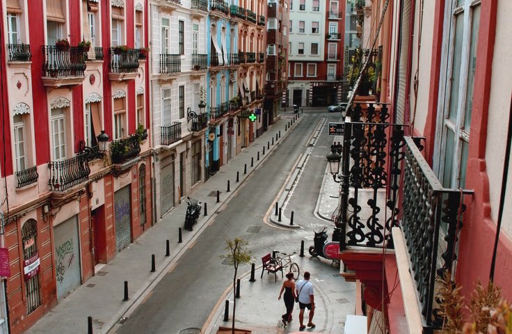 ismachlbs's tweet photo. Hola!

Estamos realizando un estudio demográfico sobre el barrio de Russafa para hacer un proyecto de intervención.

Si resides en él, te agradeceríamos tu participación para poder tener una visión amplia de sus necesidades.

Pido difusión! Gracias:)
https://t.co/WmDXahFKbg https://t.co/qs5vAz2cFG